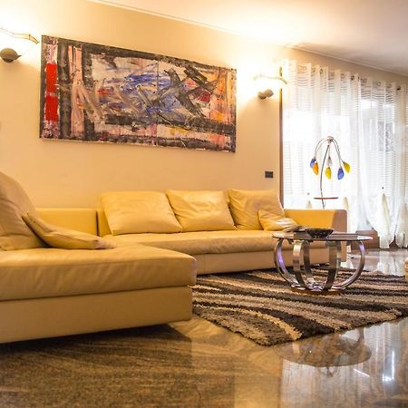 Villa Ivana Desenzano del Garda Exterior foto
