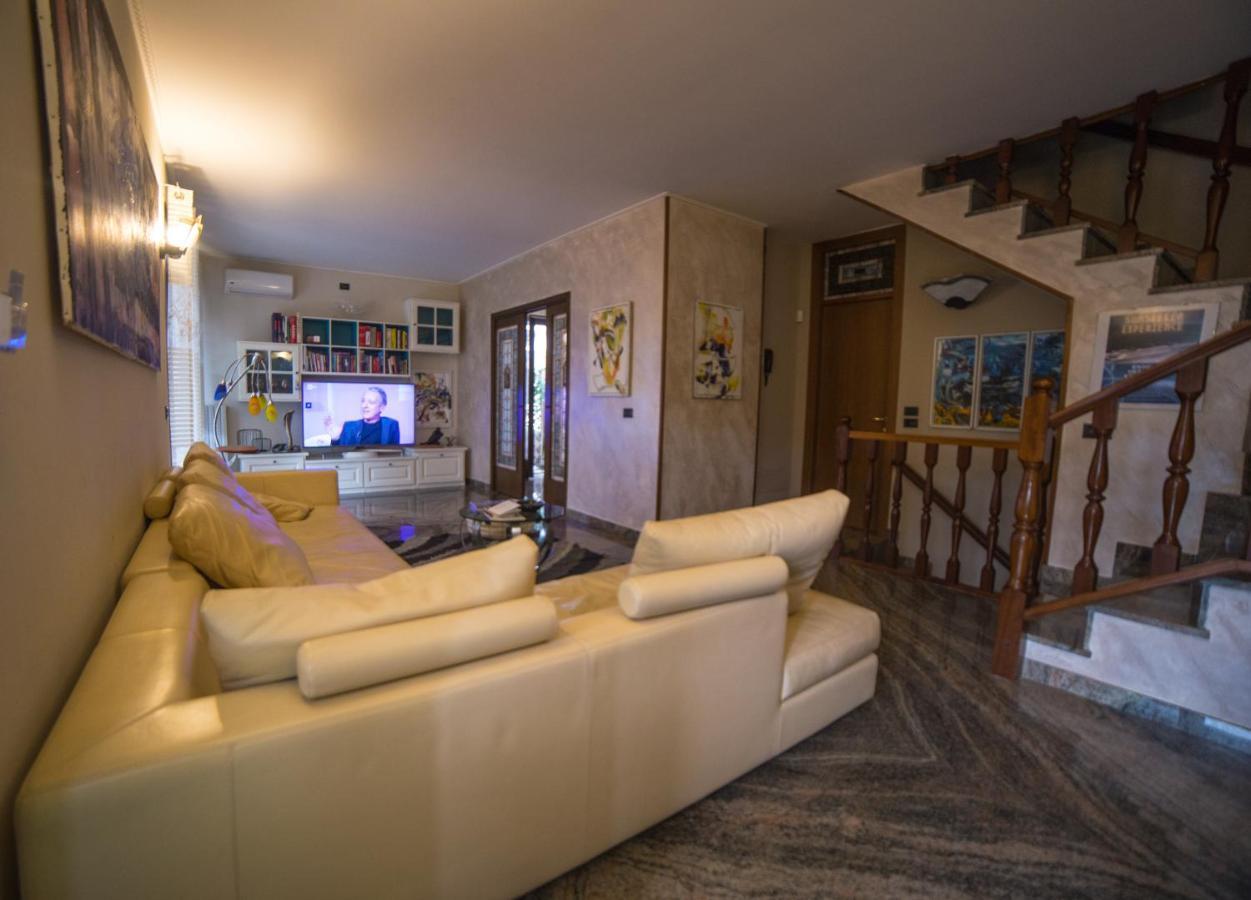 Villa Ivana Desenzano del Garda Exterior foto